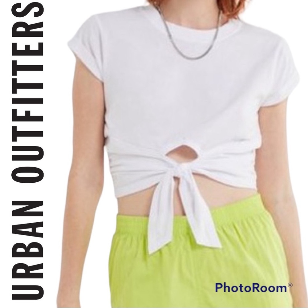 ✨Urban Outfitters White Tie Front Crop Top ✨